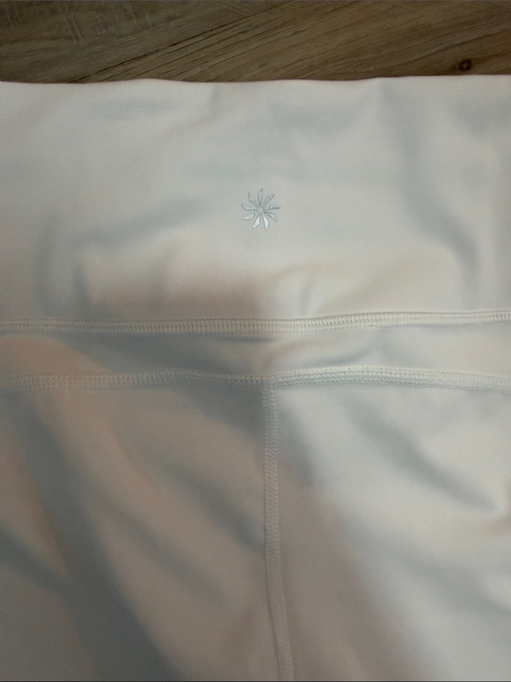 Athleta White Ultimate Stash II 7" Shorts. Sz XL - Picture 9 of 9